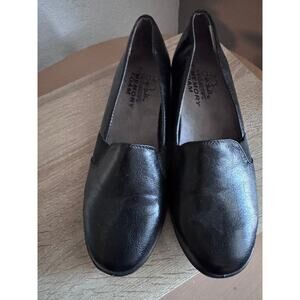 LifeStride Velocity Black Flats Women’s Size 5.5M